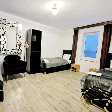 Tiny 07 Am Viehofner Lägenhet *